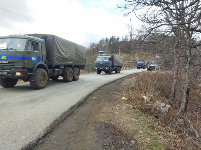   Russian peacekeepers’ vehicles continue to pass freely along Lachin-Khankendi road  