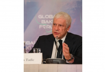 Boris Tadić: "La estabilidad energética de Europa es imposible sin Azerbaiyán"