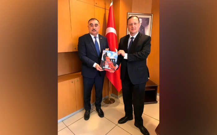    Azərbaycan səfiri Türkiyə XİN rəsmisi ilə görüşüb  
   