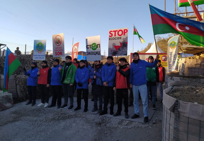   Friedliche Proteste aserbaidschanischer Öko-Aktivisten auf der Latschin-Chankendi-Straße gehen weiter  