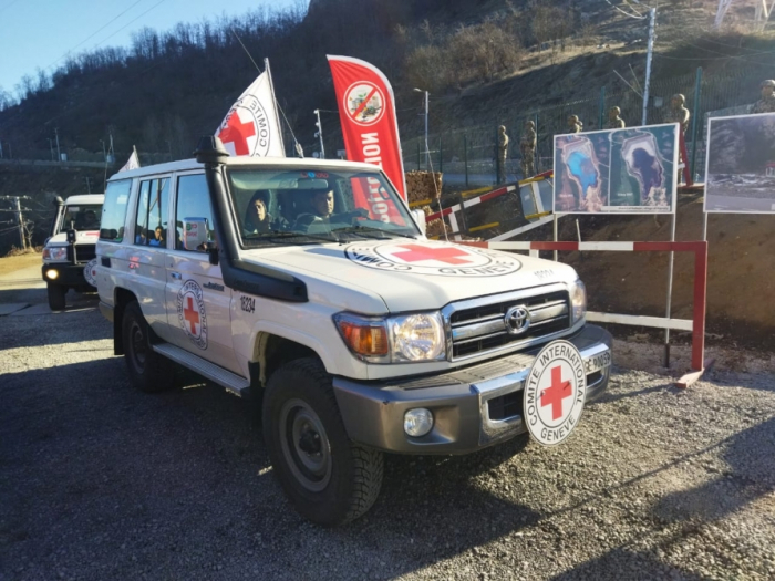   Nine ICRC vehicles pass through protest area on Lachin-Khankendi road without hindrance  