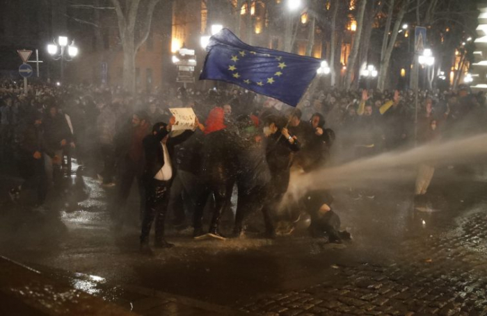   Protests in Georgia: riots continue in Tbilisi -   NO COMMENT    