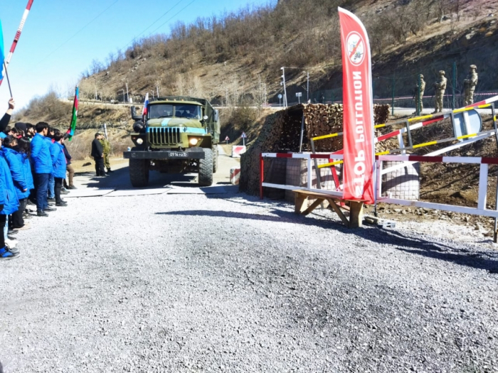  Eight vehicles of Russian peacekeepers move freely along Lachin-Khankendi road 