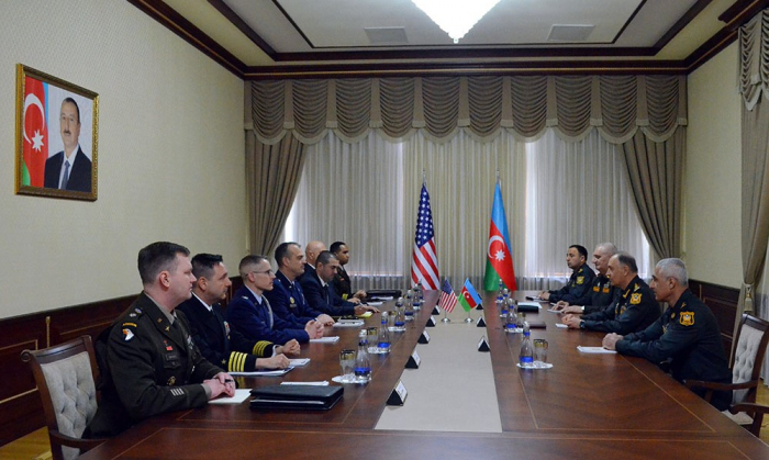   Chef des aserbaidschanischen Generalstabs trifft sich mit der Delegation des US-Europakommandos  