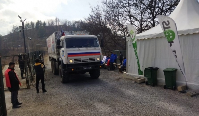 43 more vehicles of Russian peacekeepers move freely along Lachin-Khankendi road 