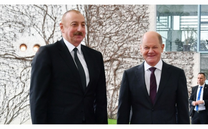  President Ilham Aliyev holds one-on-one meeting with German Chancellor Scholz 