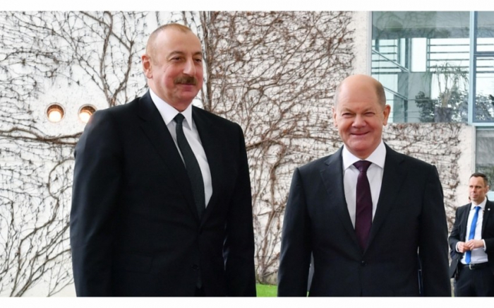   Präsident Aliyev führt ein Einzelgespräch mit Bundeskanzler Scholz  