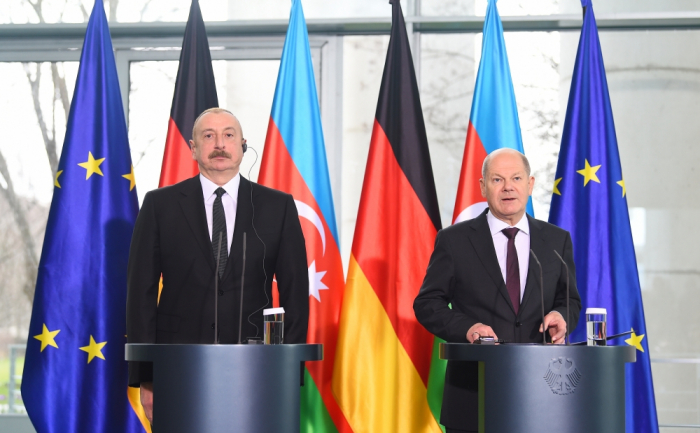   Le président azerbaïdjanais et le chancelier allemand tiennent une conférence de presse conjointe  