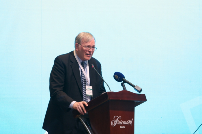 Kol Durham: "İslamofobiya müzakirələr aparılıb həll olunmalıdır" Kol Durham: "İslamofobiya müzakirələr aparılıb həll olunmalıdır"