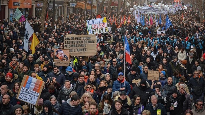 French workers gear up for 8th round of protests over pension reform plan