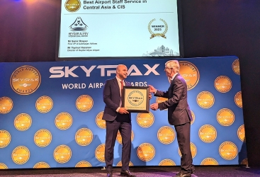  El Aeropuerto Internacional Heydar Aliyev ha sido galardonado con el prestigioso premio Skytrax