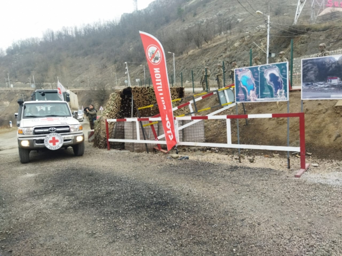   Seven ICRC vehicles move freely along Lachin-Khankendi road   