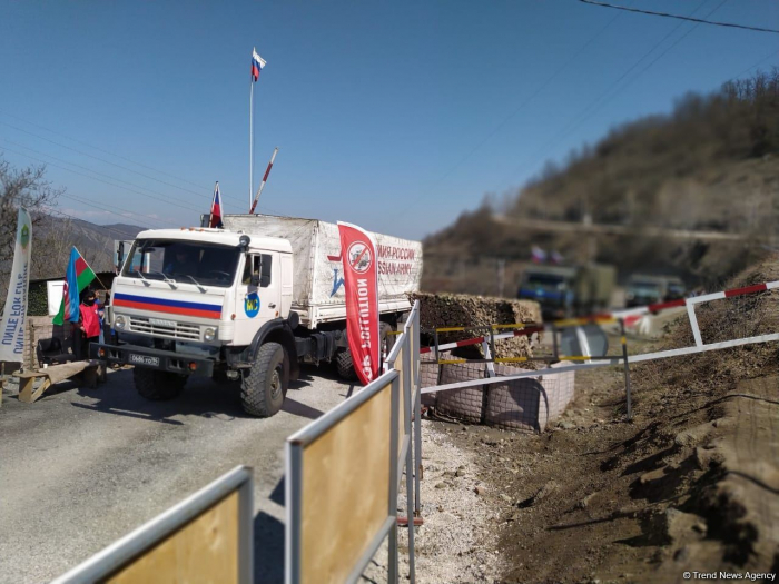 Convoy of Russian peacekeepers drive freely along Azerbaijan