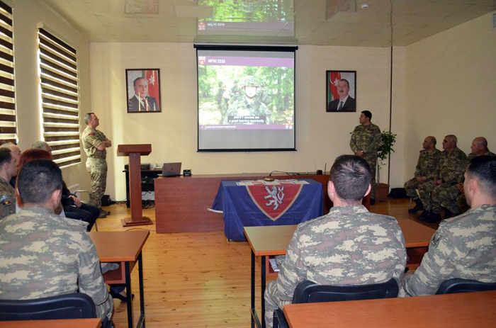 Azerbaijani servicemen complete "Operations to maintain multinational peace" course