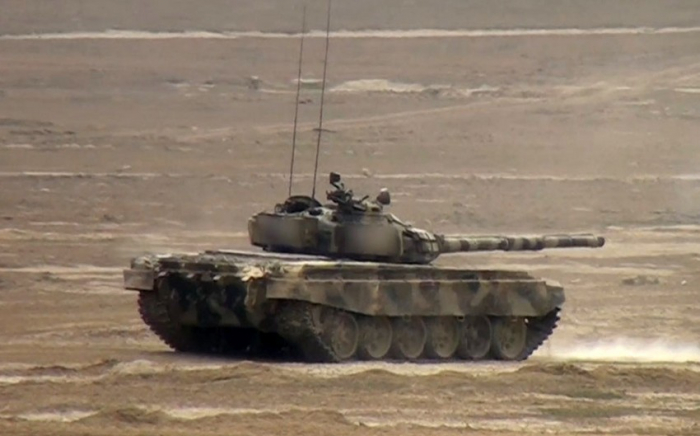 Ordumuzun tank bölmələrinin döyüş hazırlığı təkmilləşdirilir -