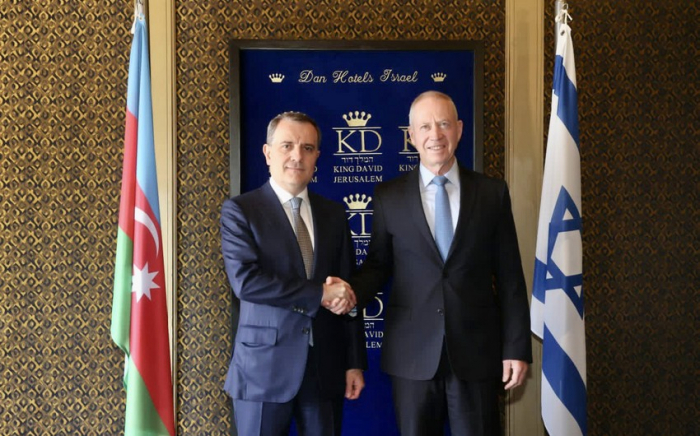   Jeyhun Bayramov se reunió con el Ministro de Defensa de Israel  