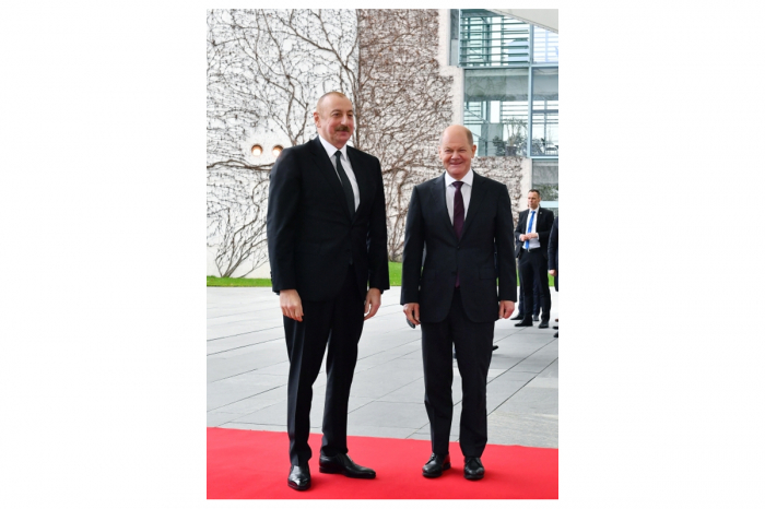  Entretien en tête-à-tête du président Ilham Aliyev avec le chancelier allemand Olaf Scholz 