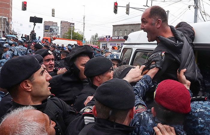 Polislə kütləvi davaya görə   5 erməni saxlanılıb   