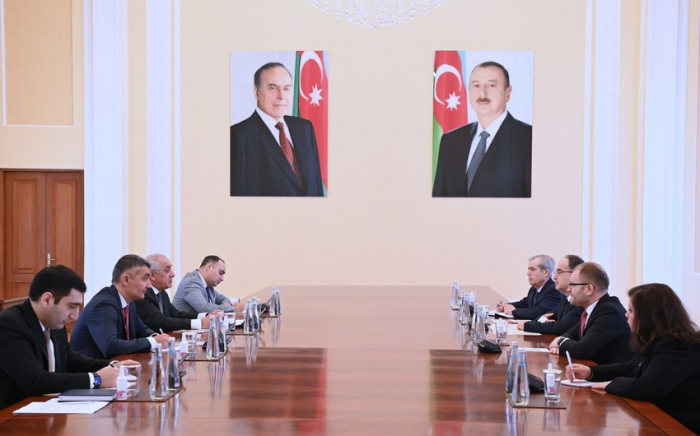 Baş nazir Albaniya Prezidenti ilə görüşüb Baş nazir Albaniya Prezidenti ilə görüşüb