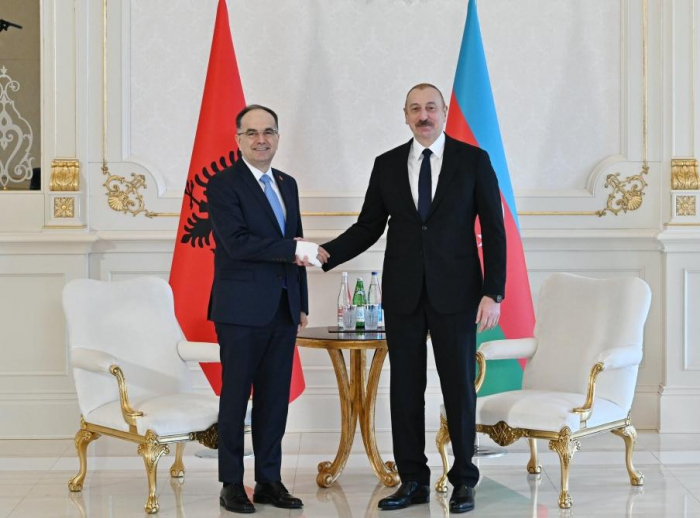  lham Aliyev se reunió con Bajram Begaj