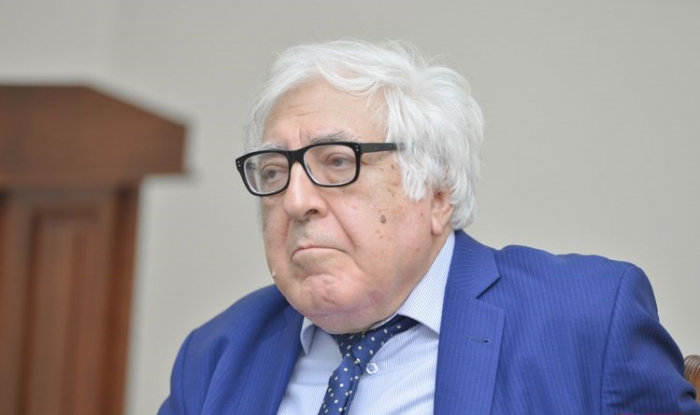Prezident Anarı təltif etdi
Prezident Anarı təltif etdi