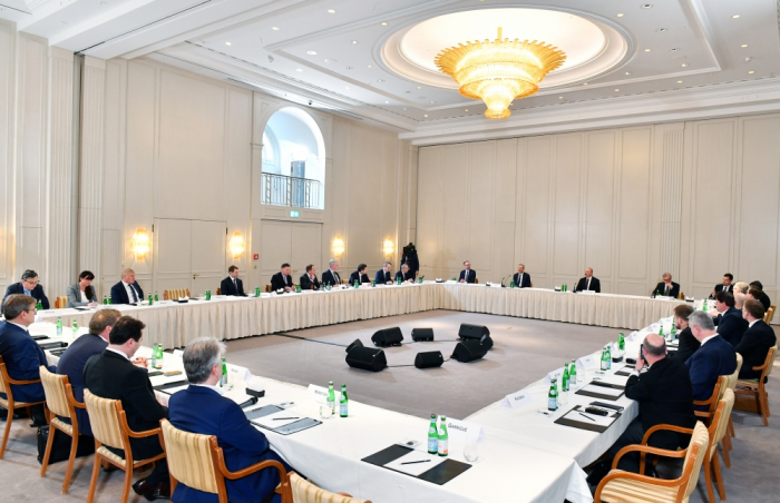 Ilham Aliyev rencontre des chefs d’entreprises allemandes à Berlin - Photos