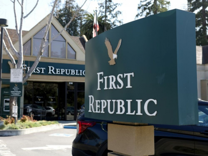USA : un groupe de 11 banques injecte 30 milliards de dollars de dépôts dans First Republic