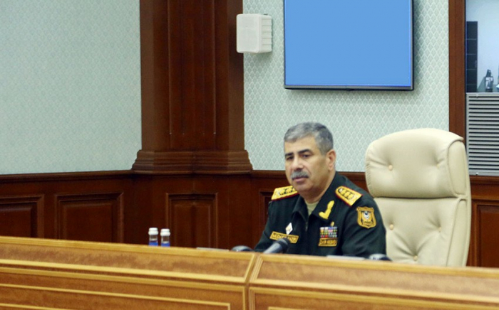     Verteidigungsminister:   "Aserbaidschanische Armee wird absolut notwendige Schritte unternehmen, um jede Provokation zu verhindern"  