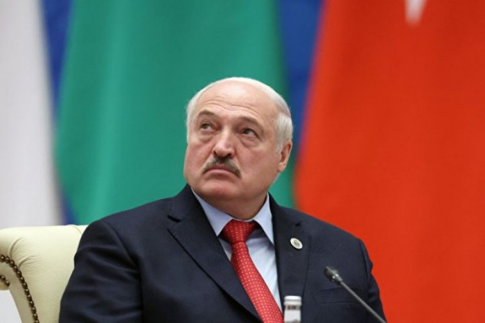    "Siz sakit yaşayan bu ölkələrin qəddini əydiniz" -    Lukaşenko       