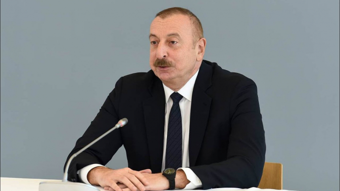İlham Əliyev: "Ermənistan Zəngəzur dəhlizi ilə bağlı öhdəlikləri yerinə yetirmir"
İlham Əliyev: "Ermənistan Zəngəzur dəhlizi ilə bağlı öhdəlikləri yerinə yetirmir"