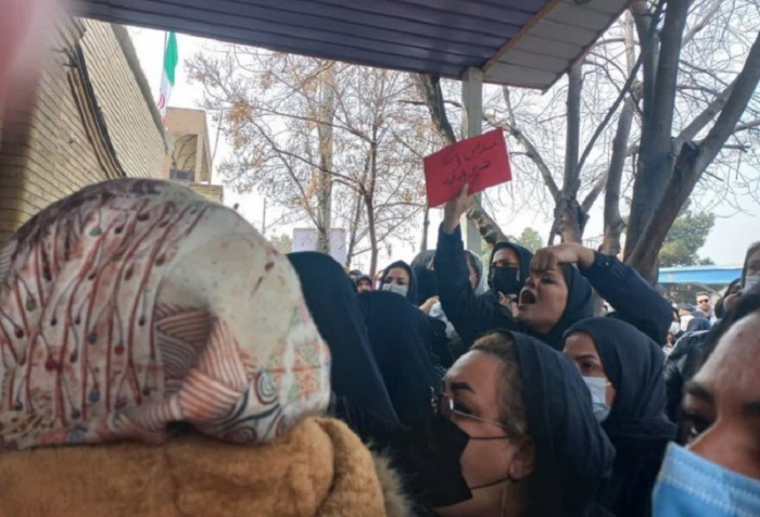    Güney Azərbaycanın bir neçə şəhərində şagirdlər zəhərləndi:    Aksiyalar keçirildi     
   