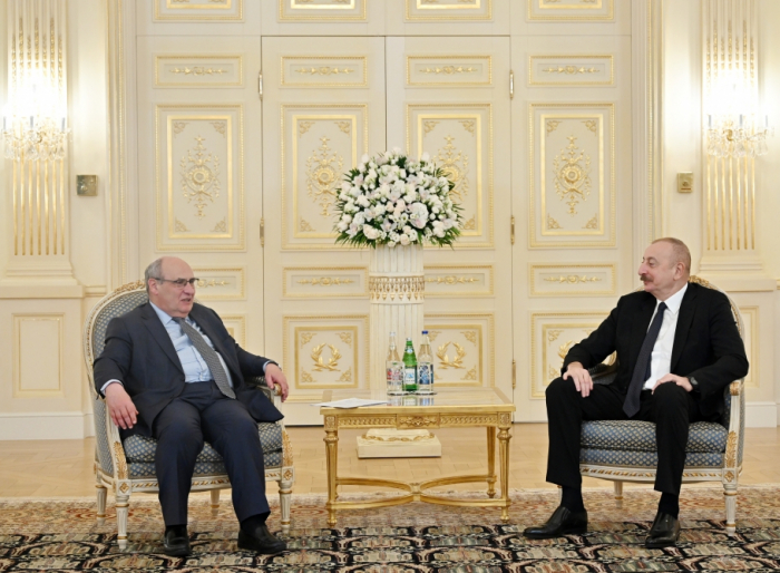  El Presidente Ilham Aliyev recibe al Director General de la Organización Internacional para las Migraciones 