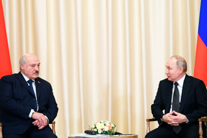    Lukaşenko Putinlə Polşanı müzakirə edəcək     
