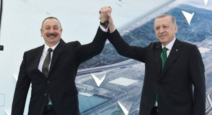     İlham Əliyev:    “Bir millət, iki dövlət”, əlavə etmək istəyirəm, bir yumruq!”   