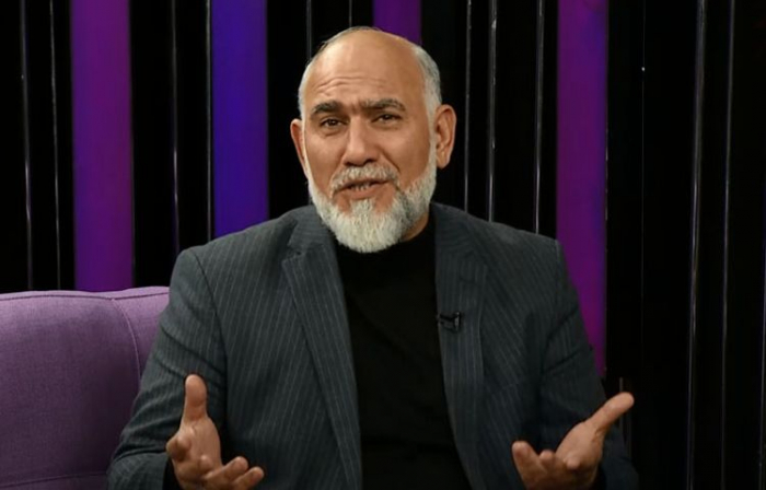    “Ölkədə fətvanı mən vermirəm, Ay görünmürsə, necə oruc tutmayım?”    