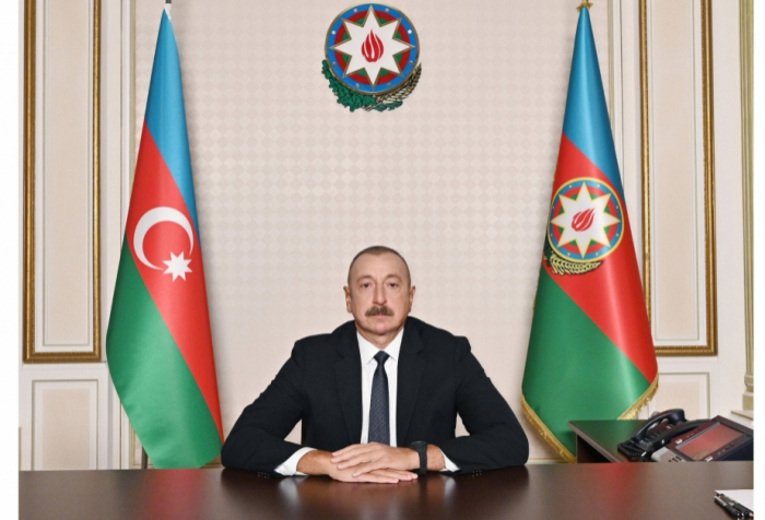  El Presidente Ilham Aliyev felicitó a su par cubano 