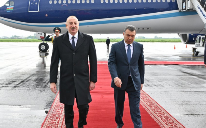  Präsident von Aserbaidschan reiste zu einem Staatsbesuch nach Tadschikistan  - FOTOS  