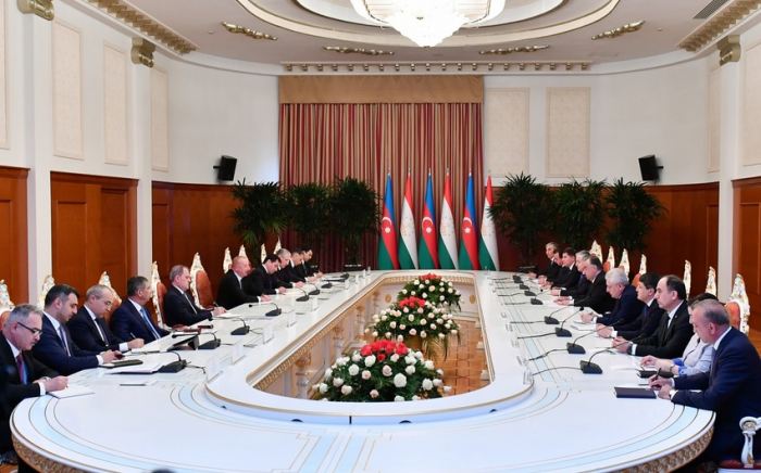  Treffen der Präsidenten Aserbaidschans und Tadschikistans hat begonnen -FOTO