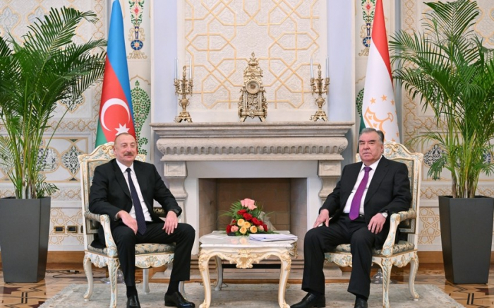   Präsidenten von Aserbaidschan und Tadschikistan hatten ein Einzelgespräch  