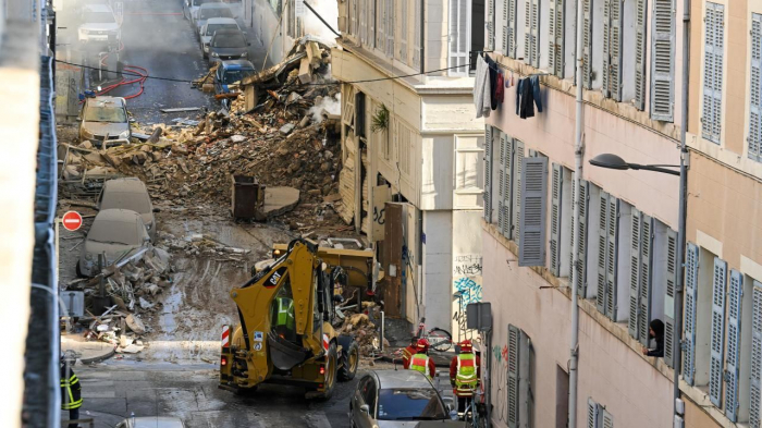 Up to 10 missing in Marseille building collapse