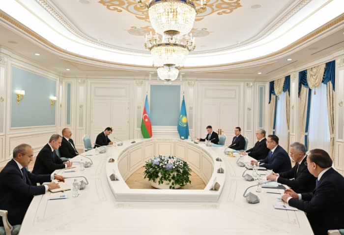  Les présidents azerbaïdjanais et kazakh ont eu une rencontre restreinte 