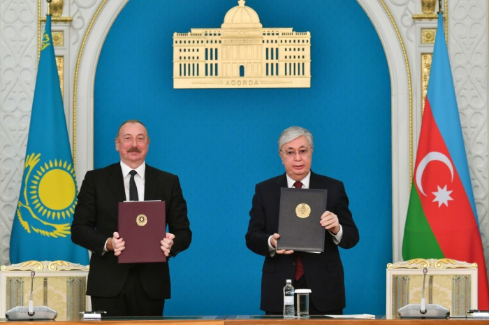  Azerbaijan, Kazakhstan sign documents 