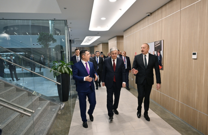  Les présidents azerbaïdjanais et kazakh visitent le Centre financier international d’Astana -  PHOTOS  