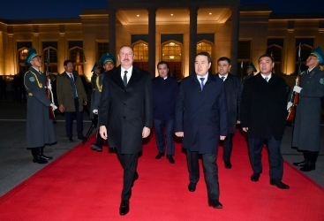  Presidente Ilham Aliyev completó su visita oficial a Kazajistán 