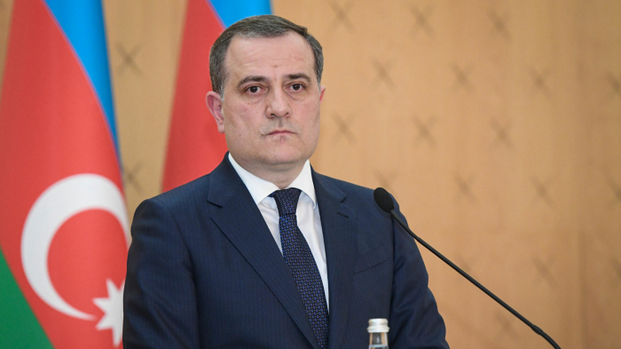     Jeyhun Bayramov:   „Armeniens Einmischung in den Reintegrationsprozess ist inakzeptabel“  