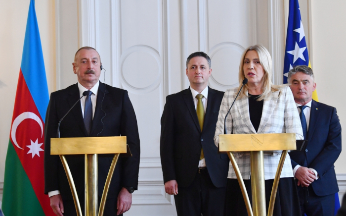  Ilham Aliyev et Zeljka Cvijanovic font des déclarations à la presse 