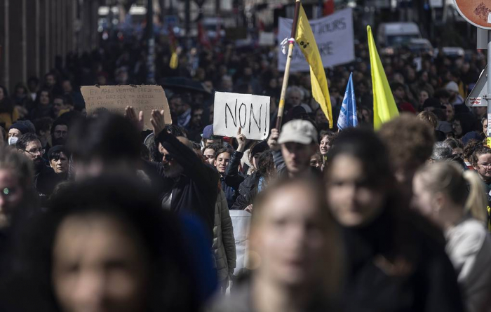 Around 380,000 people took to streets to protest pension reform in France 