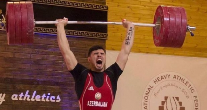   Azerbaijani weightlifters leave Armenia  