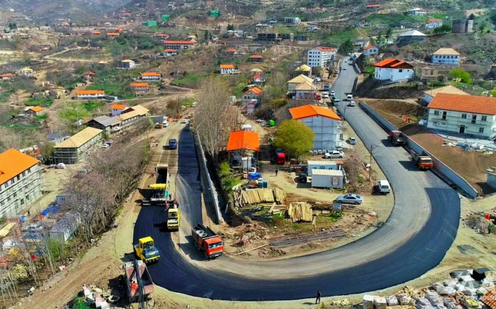    "Laçının daxili yollarının bərpası yaxın müddətdə yekunlaşdırılacaq"  
   