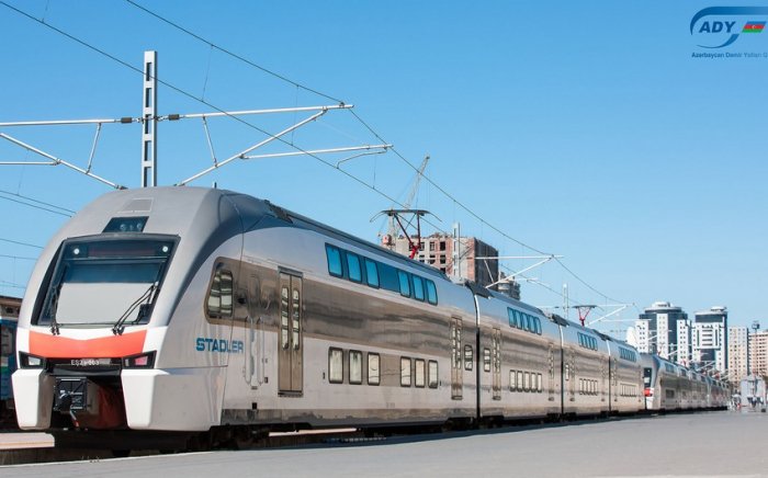    Bayram günlərində elektrik qatarlarının hərəkət qrafiki açıqlanıb  
   